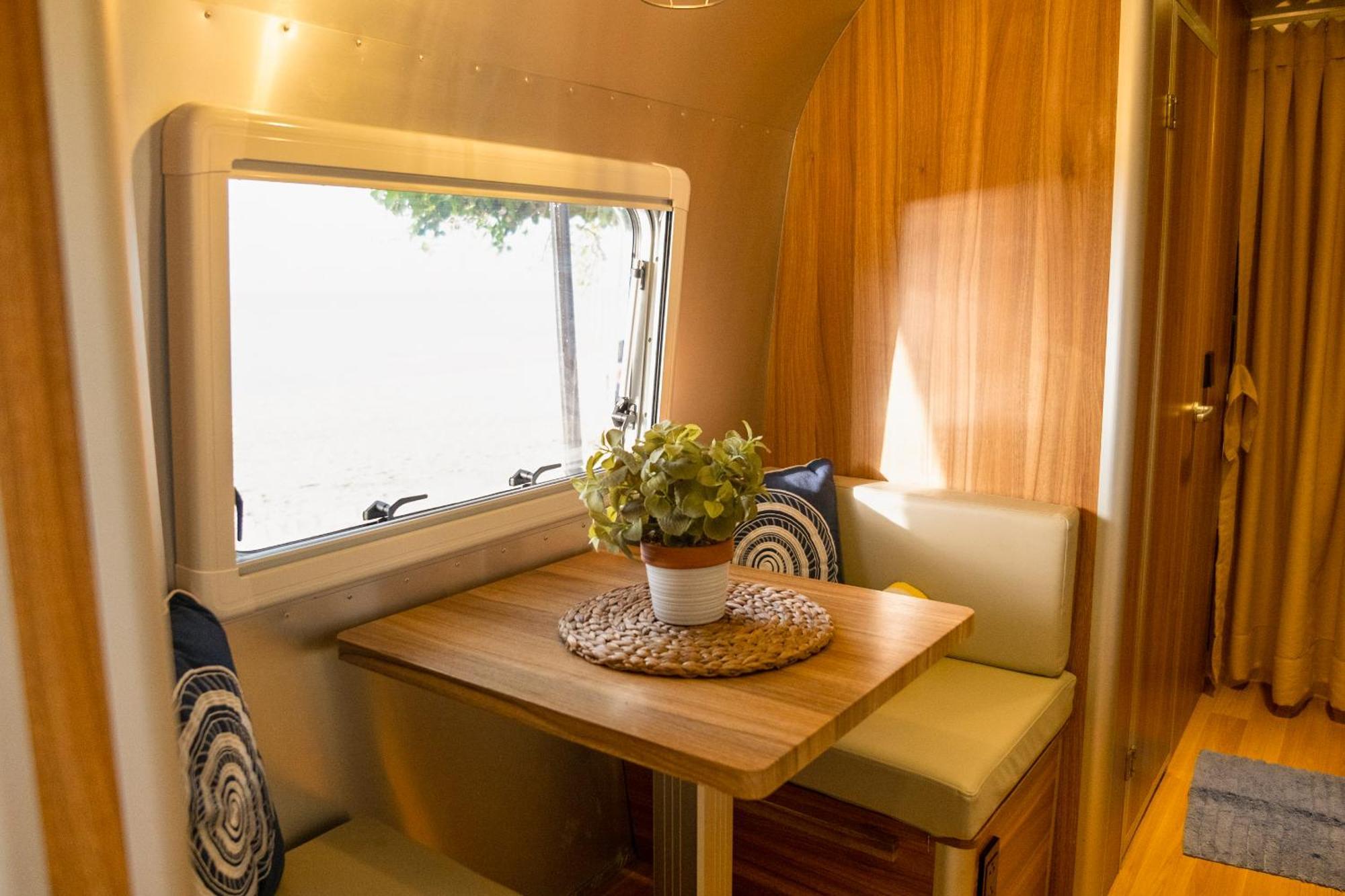 Camperisti Club Laiya Hotel San Juan  Ngoại thất bức ảnh